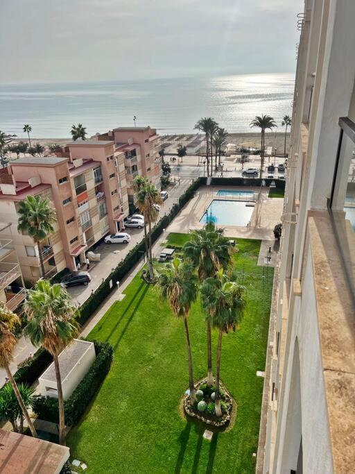 Bonito Atico En Primera Linea De Playa Con Piscina Fuengirola Zewnętrze zdjęcie